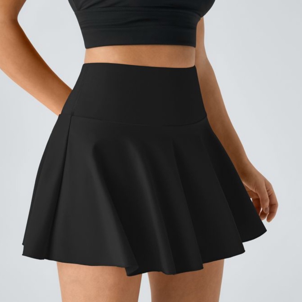 🐣Labiz Women’s Black Athletic Skirt with Shorts Underneath!